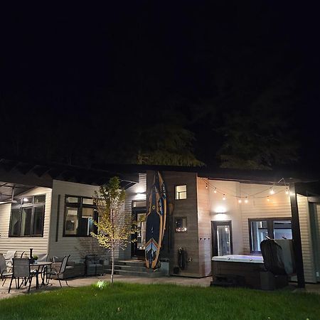 Luxe Lake Cabin Hot Tub Grill Firepit Ev Charger Onalaska Eksteriør billede