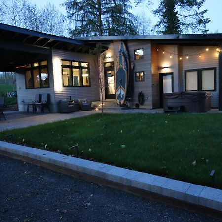 Luxe Lake Cabin Hot Tub Grill Firepit Ev Charger Onalaska Eksteriør billede