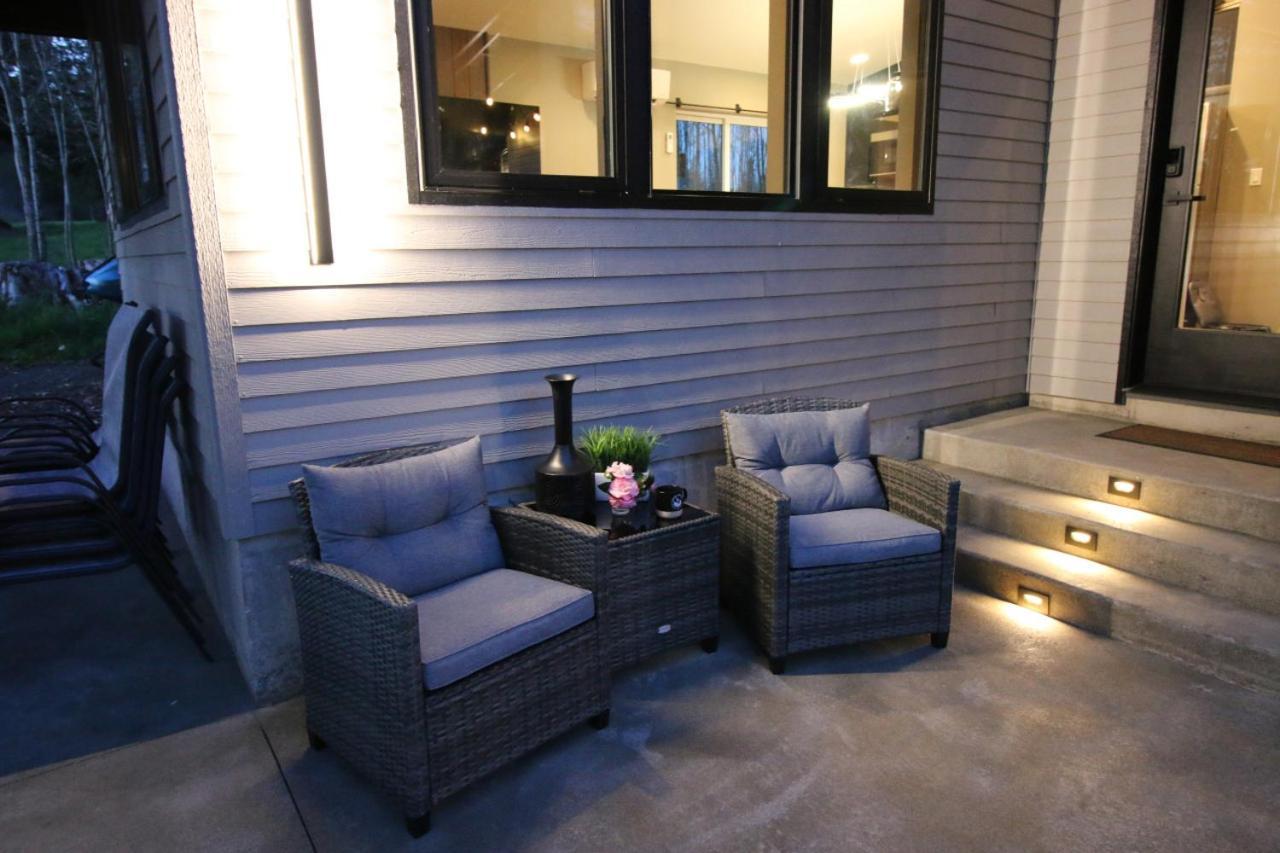 Luxe Lake Cabin Hot Tub Grill Firepit Ev Charger Onalaska Eksteriør billede