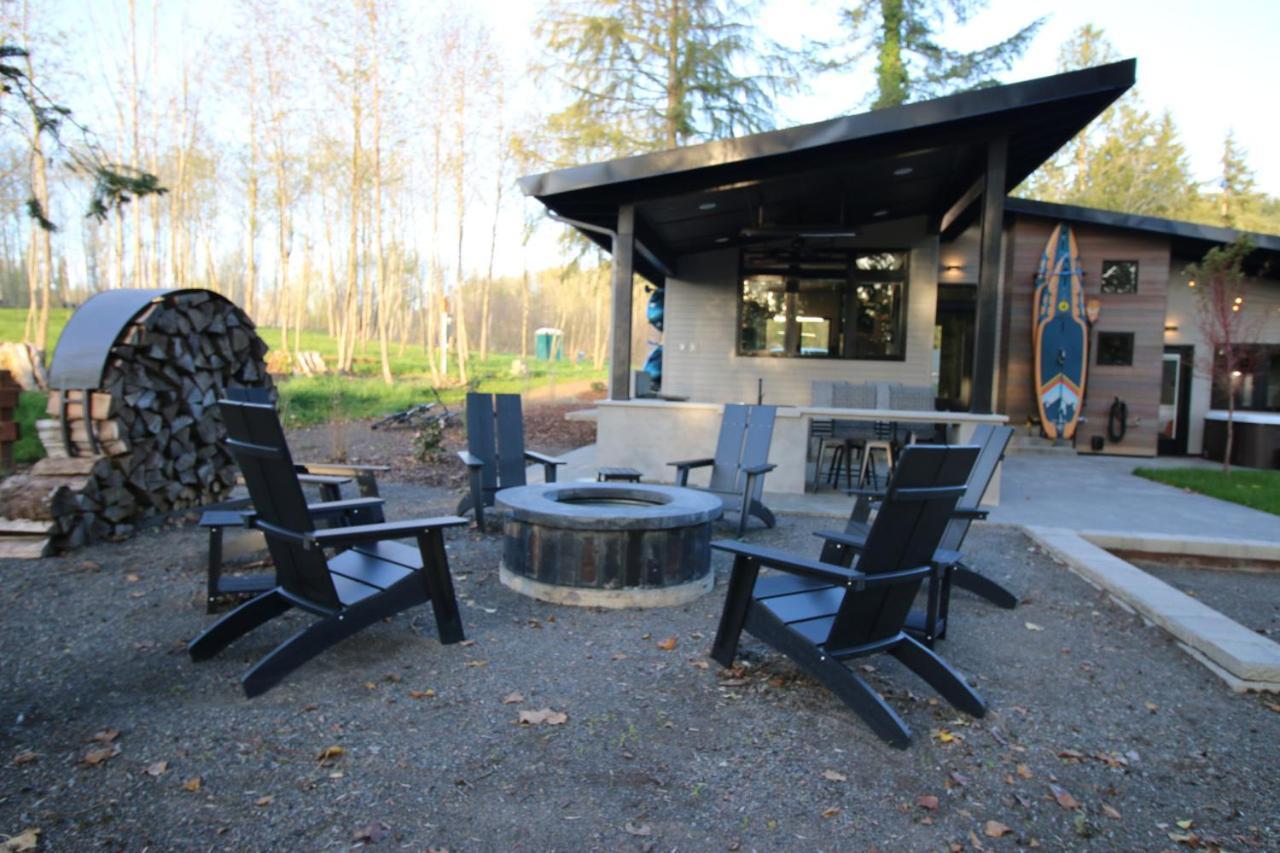 Luxe Lake Cabin Hot Tub Grill Firepit Ev Charger Onalaska Eksteriør billede